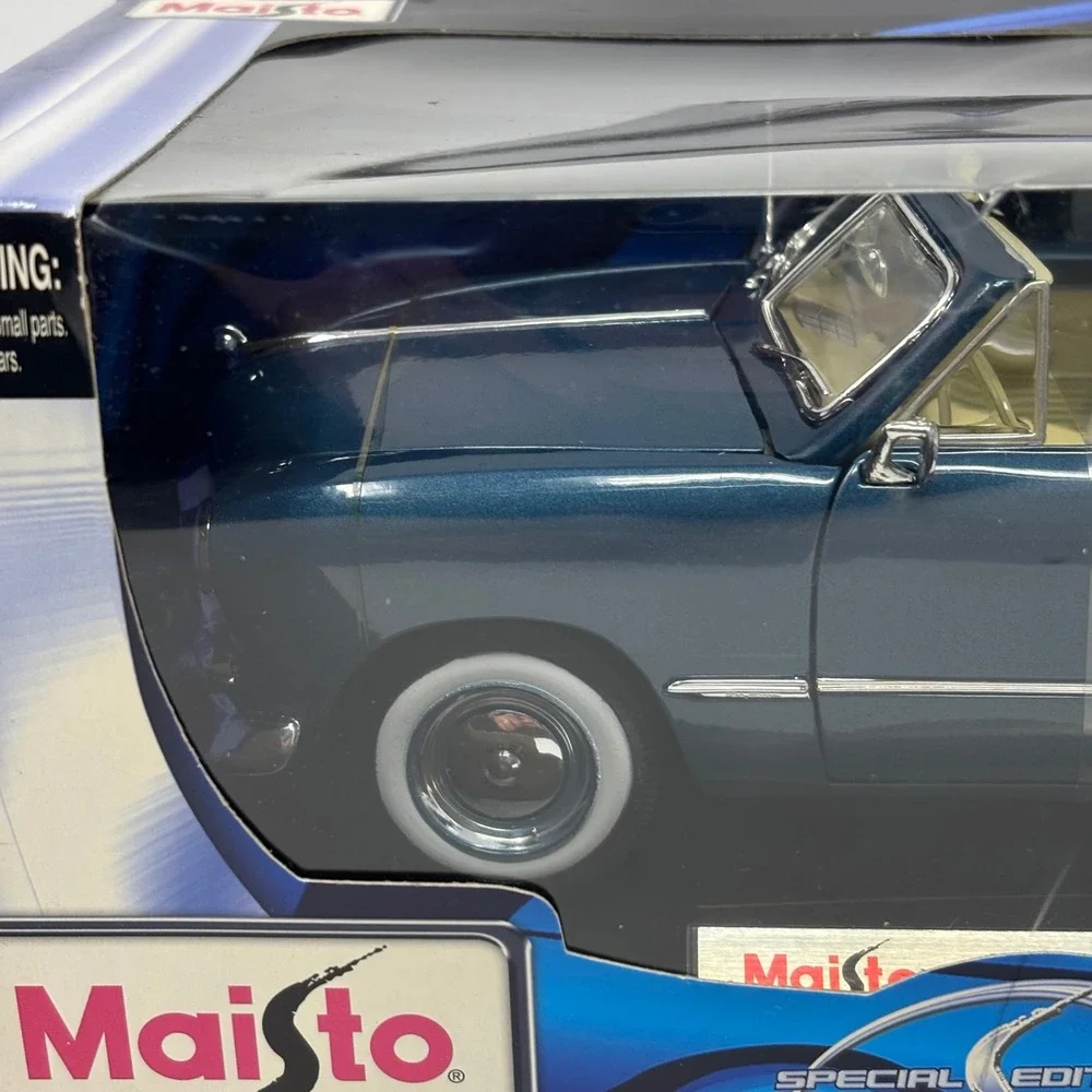 1949 Ford Convertible Blue 1:18 Maisto Special Edition Diecast Open Box